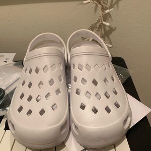 crocs shoes at target